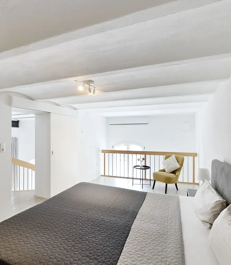 Close-up of a Kenzingen Appartements business card
